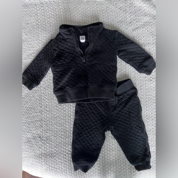 Gap quilted track set black size 12-18 months fits small - Picture 1 of 3